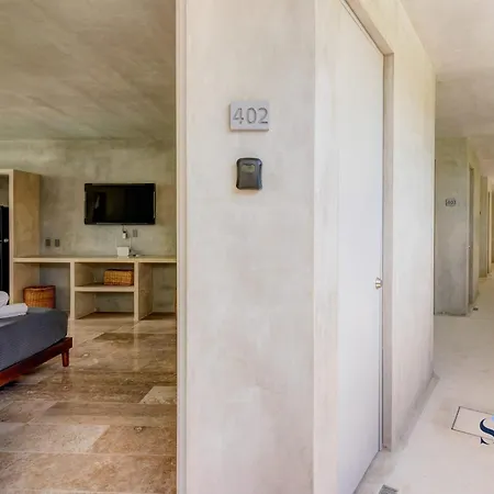 Chic Suite, Private Plunge Pool, Pool, Gym Onsite