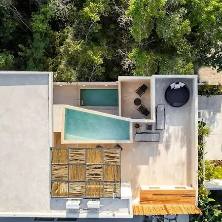Apartment Brand New Lux 4 Bed 2 Pools! *