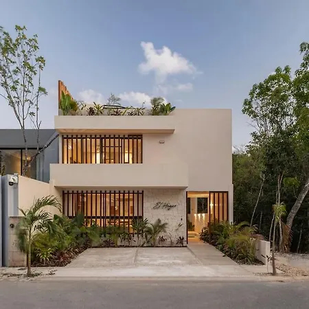 Brand New Lux 4 Bed 2 Pools! *