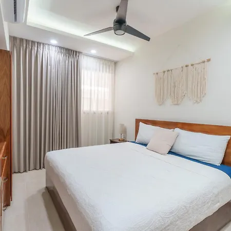 Apartment Downtown Penthouse With Private Pool, Rooftop Pool And Gym, Short Distance From Beaches, Restaurants & Nightlife