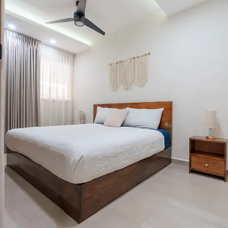 Downtown Penthouse With Private Pool, Rooftop Pool And Gym, Short Distance From Beaches, Restaurants & Nightlife Apartment *