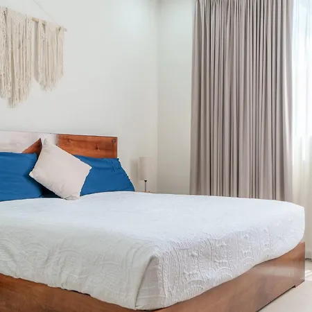 Downtown Penthouse With Private Pool, Rooftop Pool And Gym, Short Distance From Beaches, Restaurants & Nightlife Apartment *