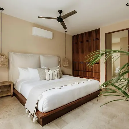 Holiday home Itza Jungle Queen Swim Up With Club Access *