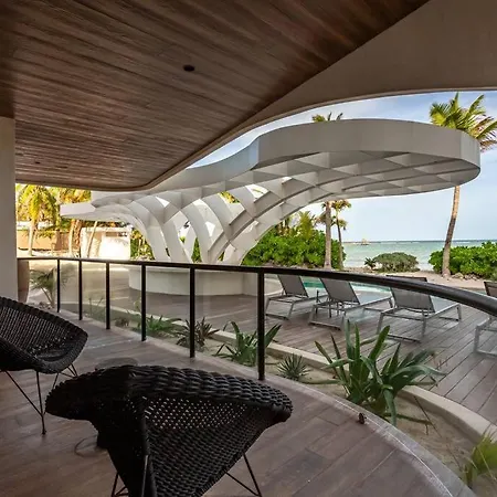 Luxury Beachfront Getaway Tankah Bay