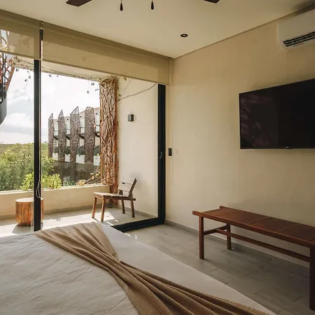 Premium 2br Retreat With Private Rooftop Pool And Hot Tub In