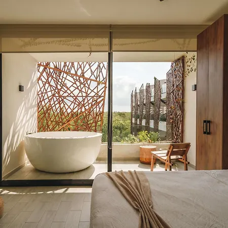 Apartment Premium 2br Retreat With Private Rooftop Pool And Hot Tub In *