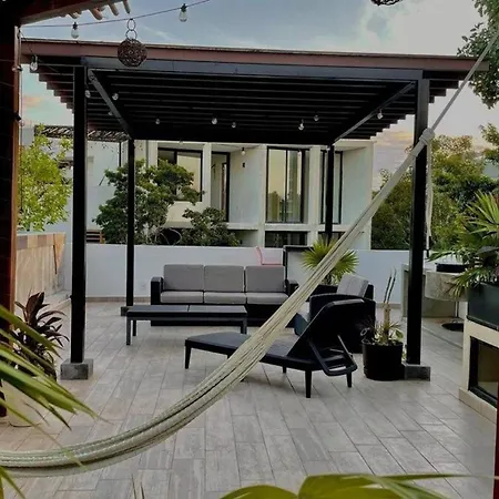 Spacious Great Located Amazing Terrace Pensión