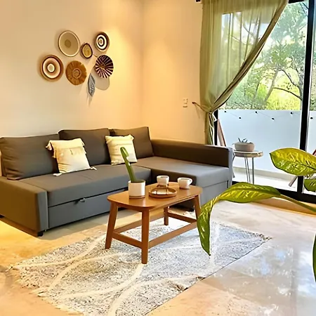 Caribbean Escape Pool/gym Apartment Tulum