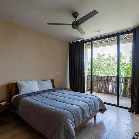Sapphire - 2 Floors With Private Roof And Pool & Club Access *