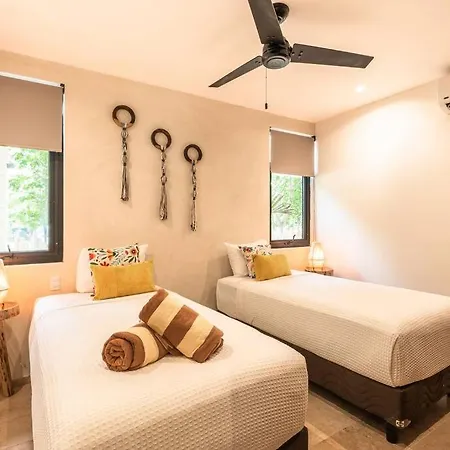New 2 Bedroom 2 Badrooms Pool Front Concierge Apartment