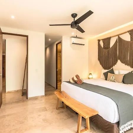 New 2 Bedroom 2 Badrooms Pool Front Concierge Apartment *