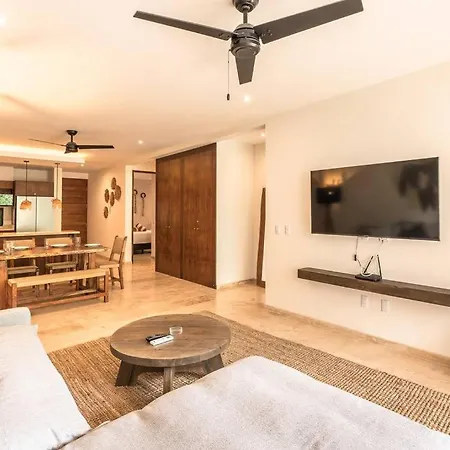 Apartment New 2 Bedroom 2 Badrooms Pool Front Concierge *