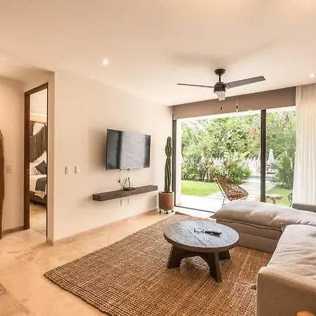 New 2 Bedroom 2 Badrooms Pool Front Concierge