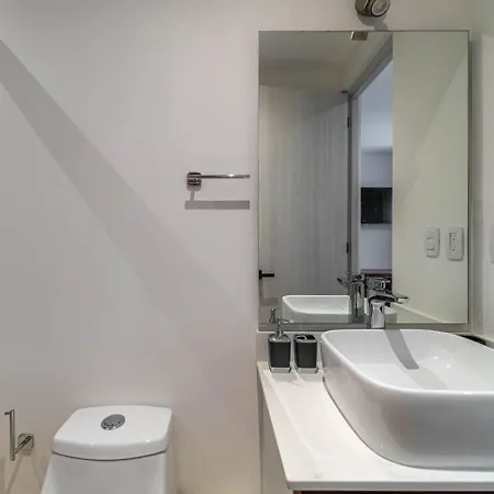 2 Bd With Swim Up Pool, Gym