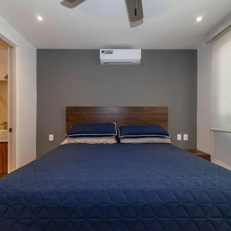 2 Bd With Swim Up Pool, Gym Holiday home