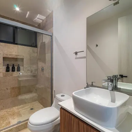 Holiday home 2 Bd With Swim Up Pool, Gym Tulum