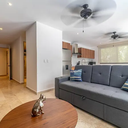 2 Bd With Swim Up Pool, Gym Holiday home