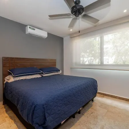2 Bd With Swim Up Pool, Gym *