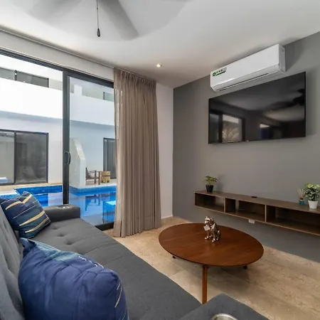 2 Bd With Swim Up Pool, Gym *
