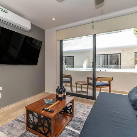 2 Bd With Private Balcony, Rooftop Pool, Gym Holiday home *