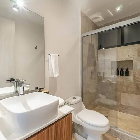 2 Bd With Private Balcony, Rooftop Pool, Gym Holiday home