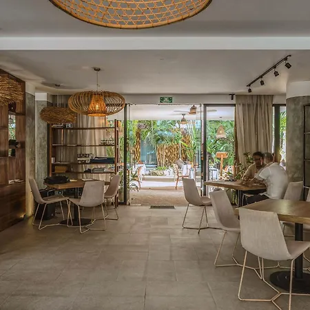 Apartment Stylish Ph With Private Pool-gym-superstore