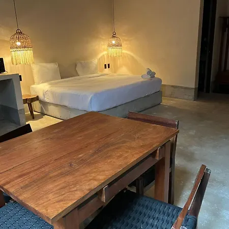 Cute And Cozy With Rooftop Pool Apartment *