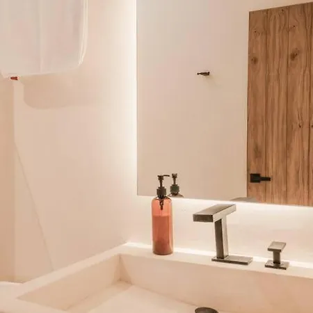 Apartment Exquisite Architectural Oasis Private Pool