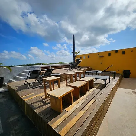 Cute And Cozy With Rooftop Pool *