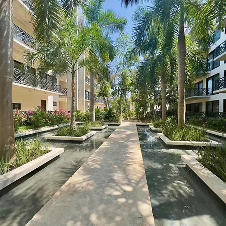 Holiday home Unwind | Private Balcony & Rooftop Pools | Casago