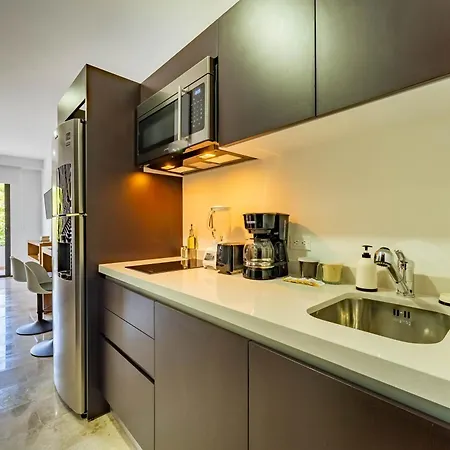Menesse 4*