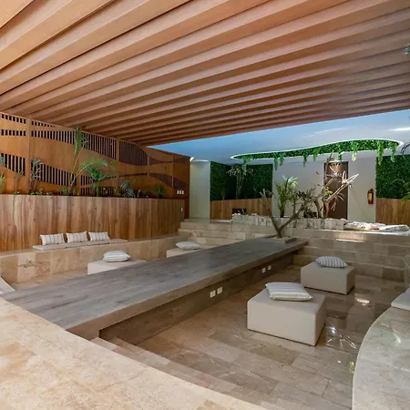 Menesse Apartahotel Tulum