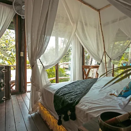 Nunum - Luxury Tenting Lodge *