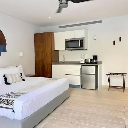 Lagunas By Andiani Travel Apartment *