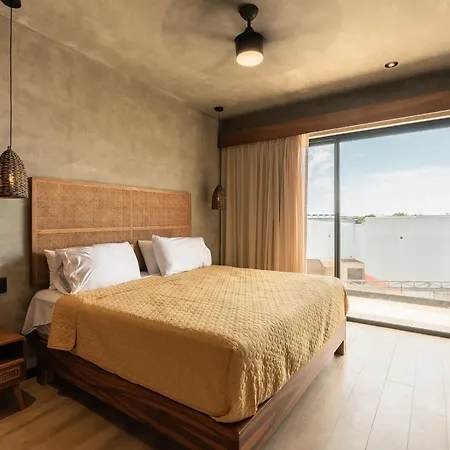 Penthouse In Apartment *