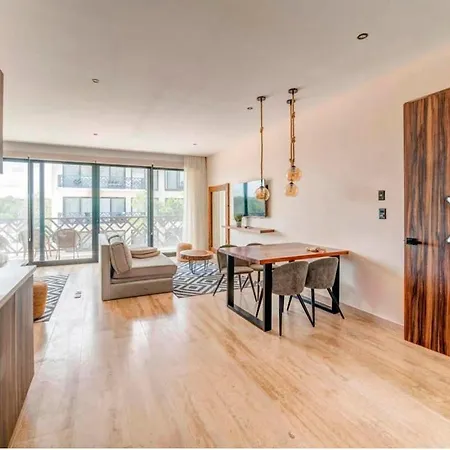Luxury 2 Bedrooms Palais - K305 *