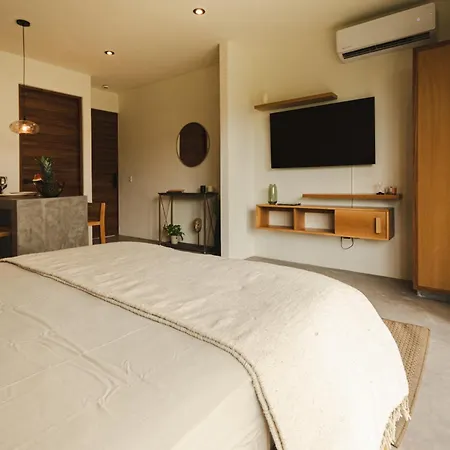 Boutique Retreat In Apartment *