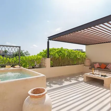 Paramar Beautiful 3 Bdr Ph Pvt Pool And Terrace *