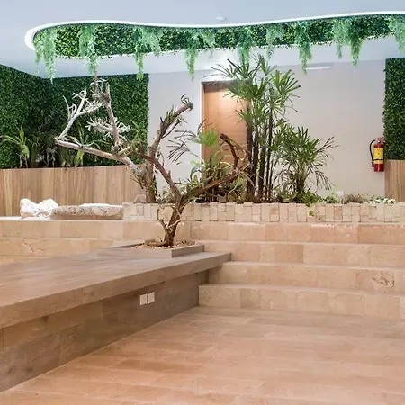 232 Chic W Premium Amenities Apartment