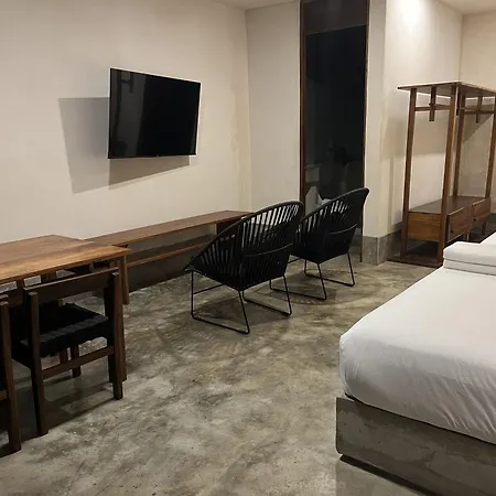 Cute And Cozy With Rooftop Pool Apartment *