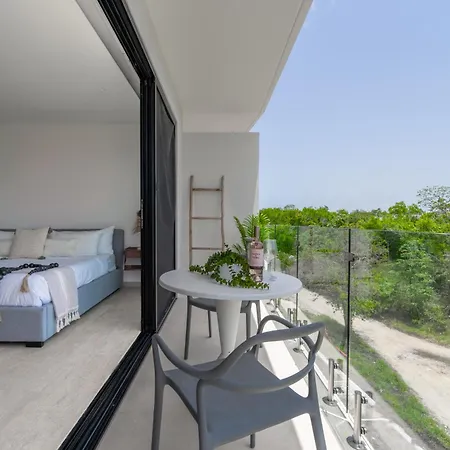 Tropical Jungle At Lagunas - Panoramic Pool & Gym Apartment