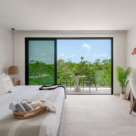 Tropical Jungle At Lagunas - Panoramic Pool & Gym Apartment *