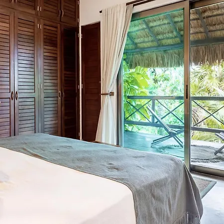 Casa De Vientos Soliman Bay Villa