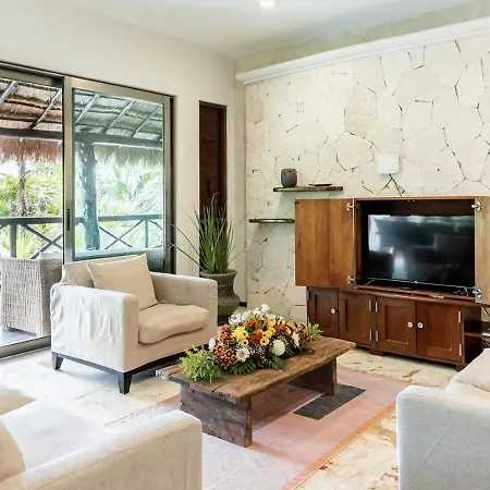 Casa De Vientos Soliman Bay Villa