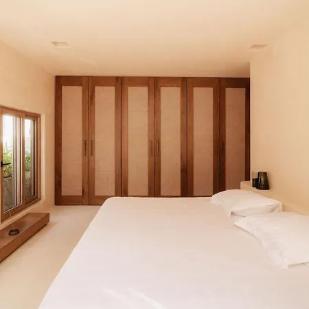 Holiday home Casa Leela Luxury Villa, 4 Floors, 5.5 Bathrooms, 2 Pools, Rooftop
