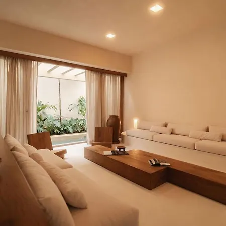 Holiday home Casa Leela Luxury Villa, 4 Floors, 5.5 Bathrooms, 2 Pools, Rooftop *
