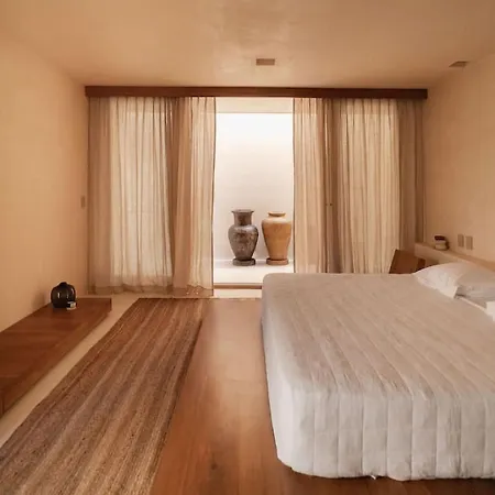 Casa Leela Luxury Villa, 4 Floors, 5.5 Bathrooms, 2 Pools, Rooftop