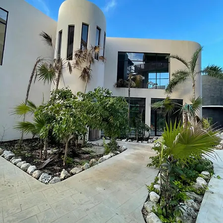 Ova * Tulum