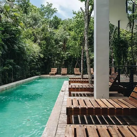 Villa 8br Two-villa Compound With Four Pools *
