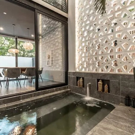 8br Two-villa Compound With Four Pools *